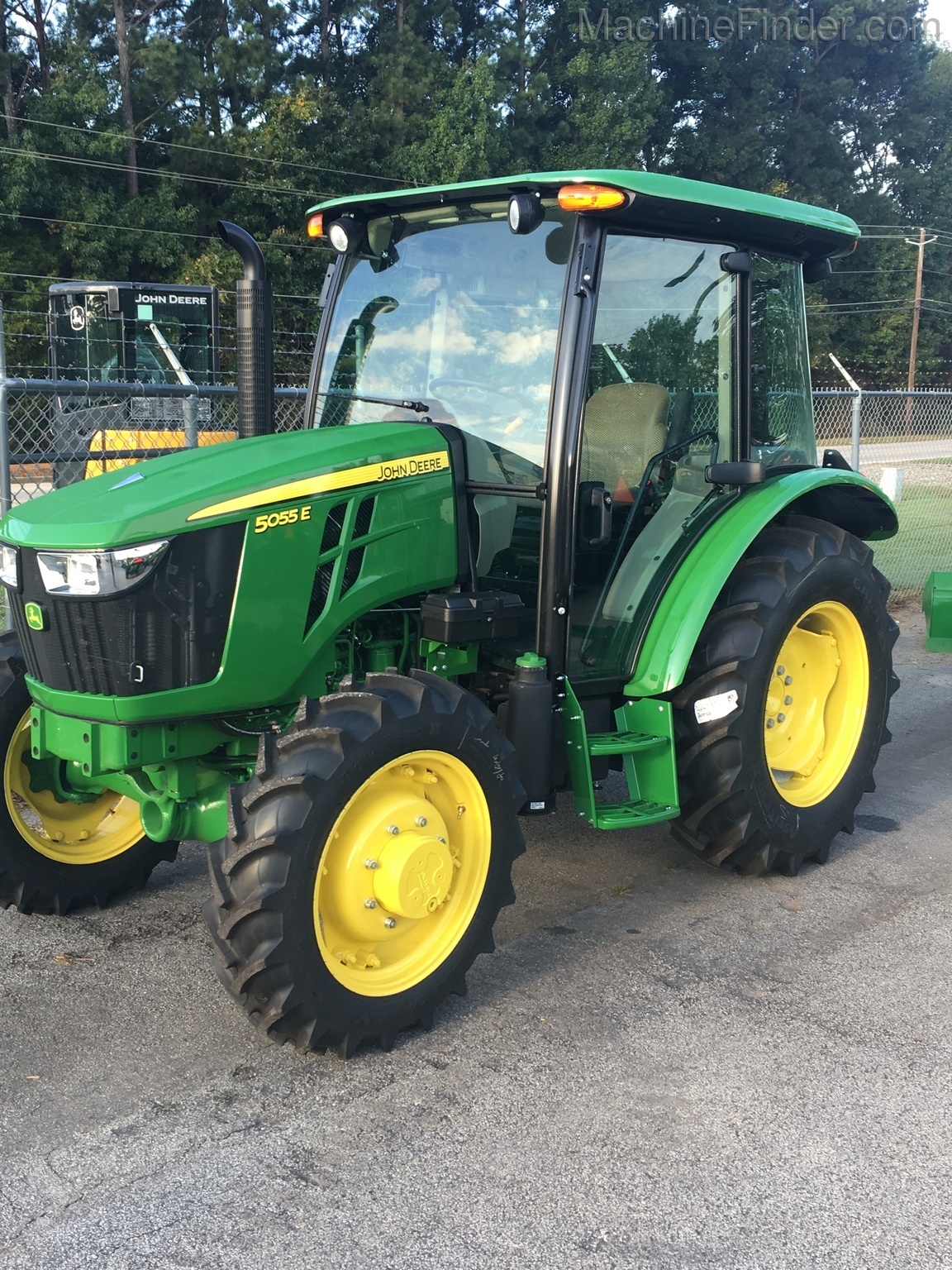 2020 John Deere 5055E Cab Image 1