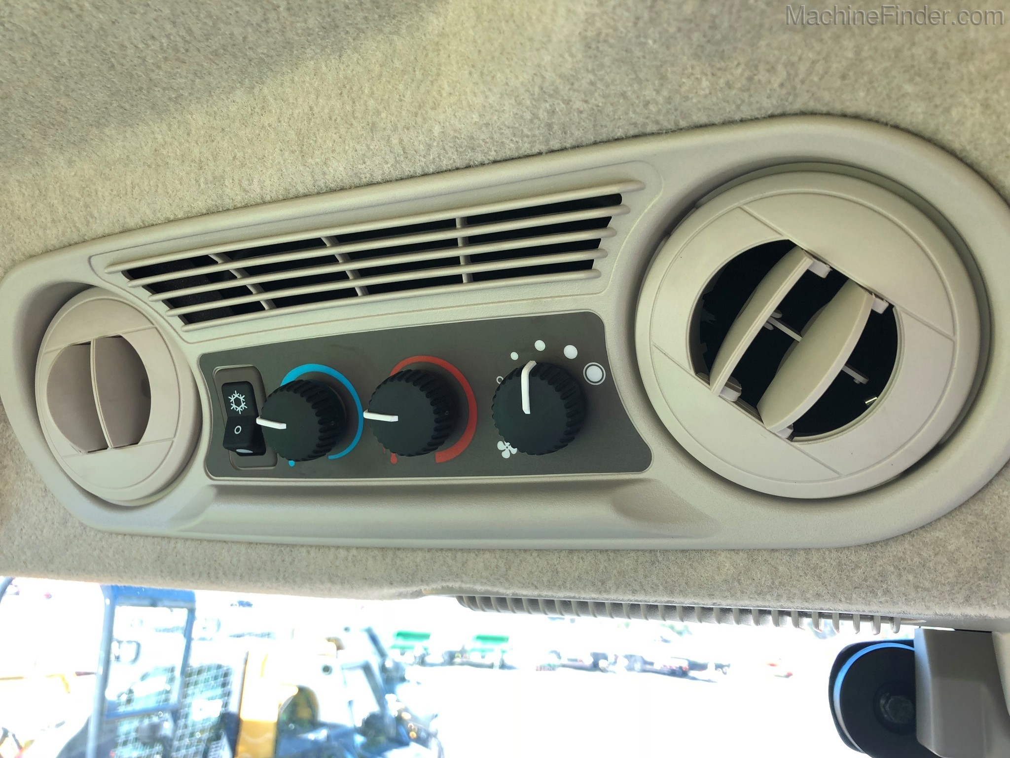 2020 John Deere 5055E Cab Image 6