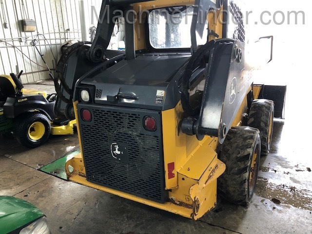 2015 John Deere 318E Image 3