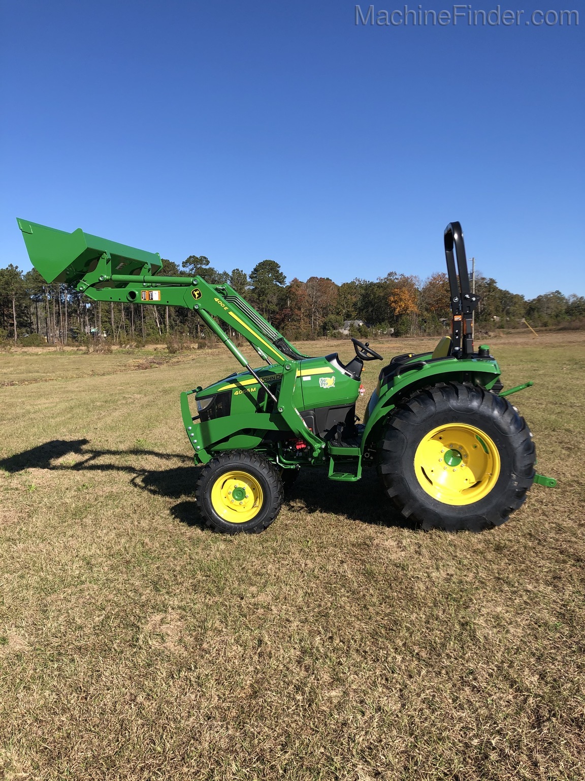 2020 John Deere 4066M Image 3