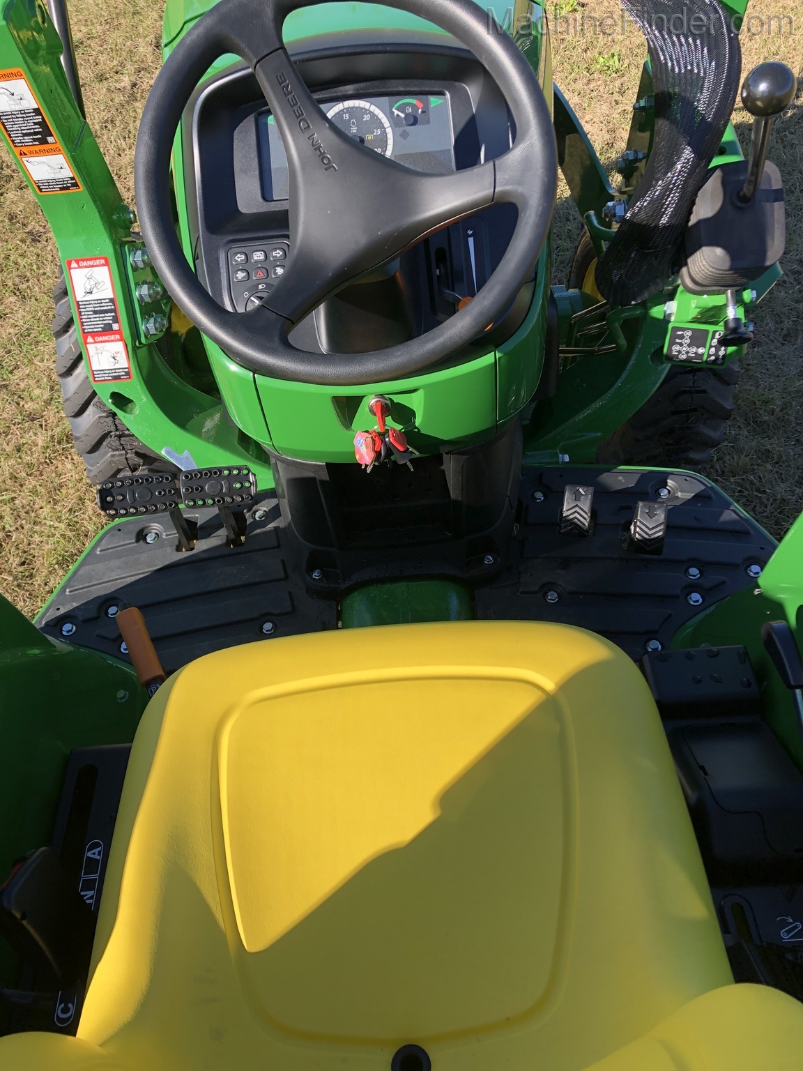 2020 John Deere 4066M Image 7