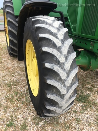 John Deere 7810 Image 4