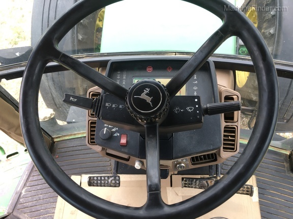 John Deere 7810 Image 13