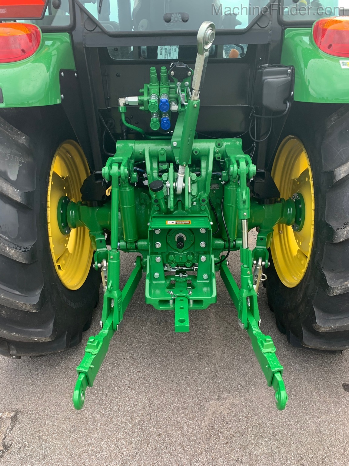 2020 John Deere 5115M Image 6