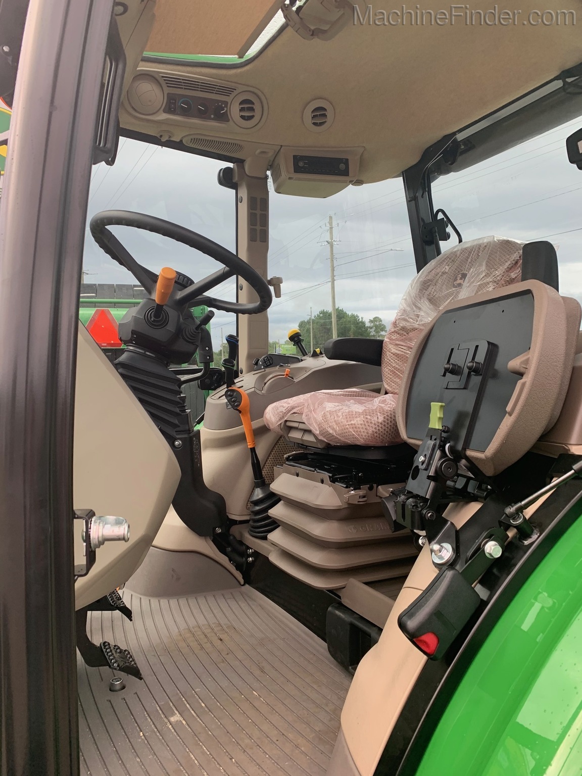 2020 John Deere 5115M Image 7