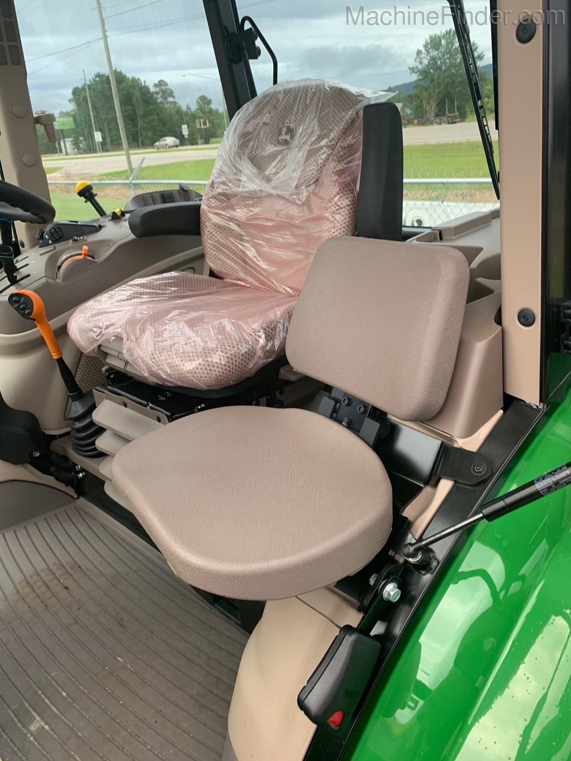 2020 John Deere 5115M Image 11