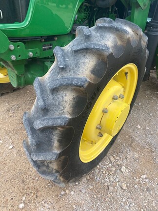 2014 John Deere 5065E Image 3