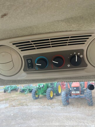 2014 John Deere 5065E Image 9