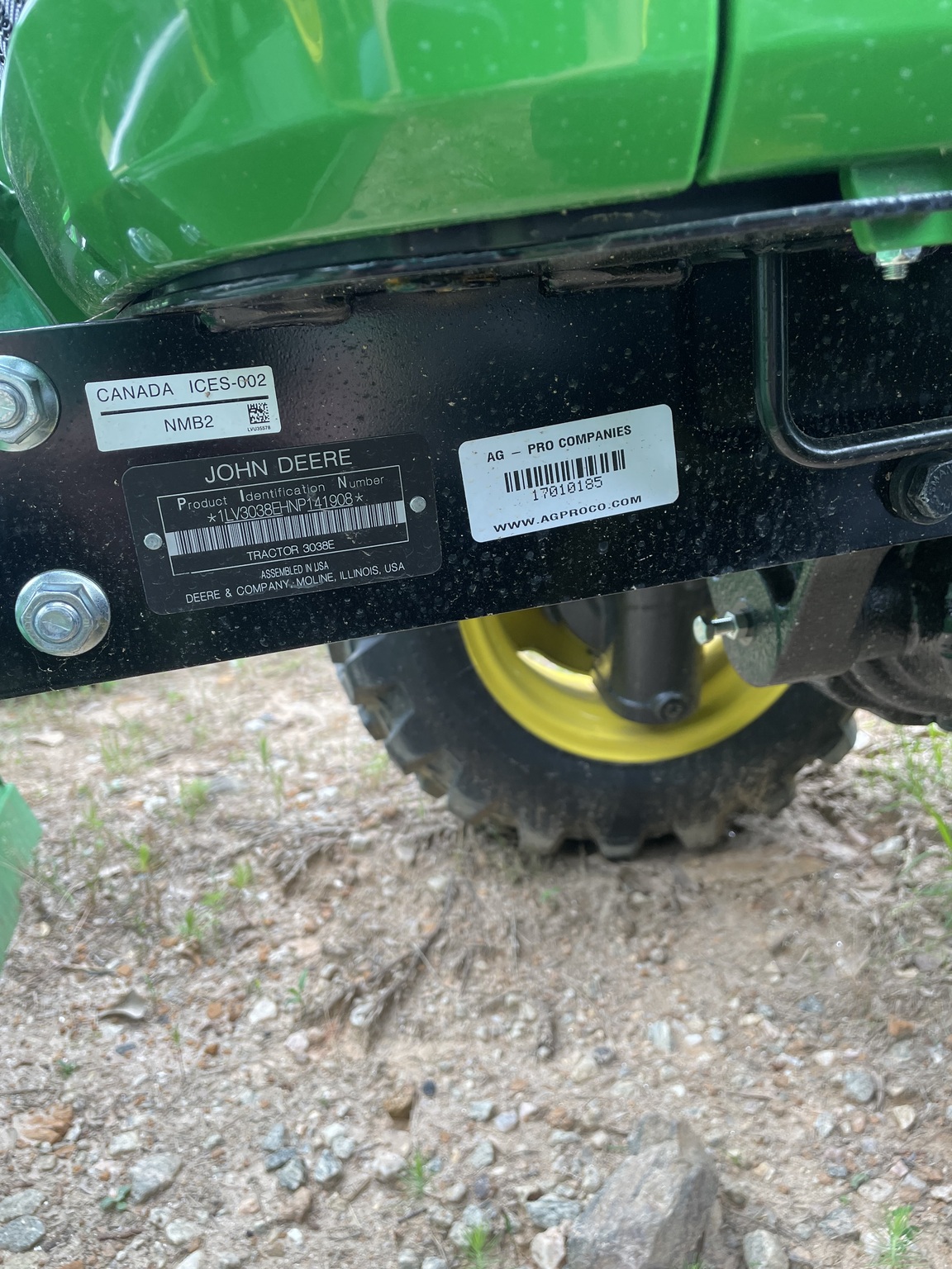 2023 John Deere 3038E Image 2