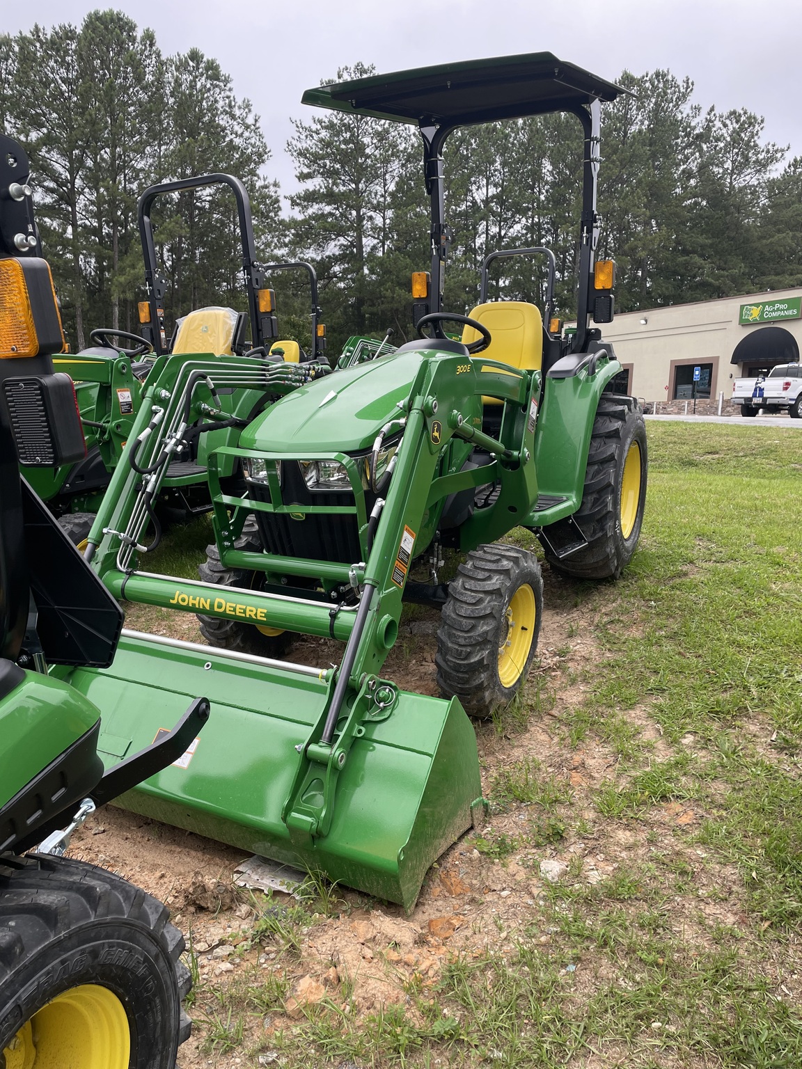 2023 John Deere 3038E Image 1
