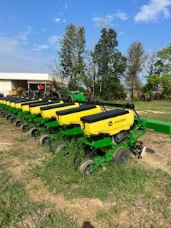 2020 John Deere 1725 Photo 3