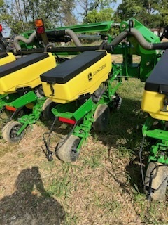 2020 John Deere 1725 Photo 4