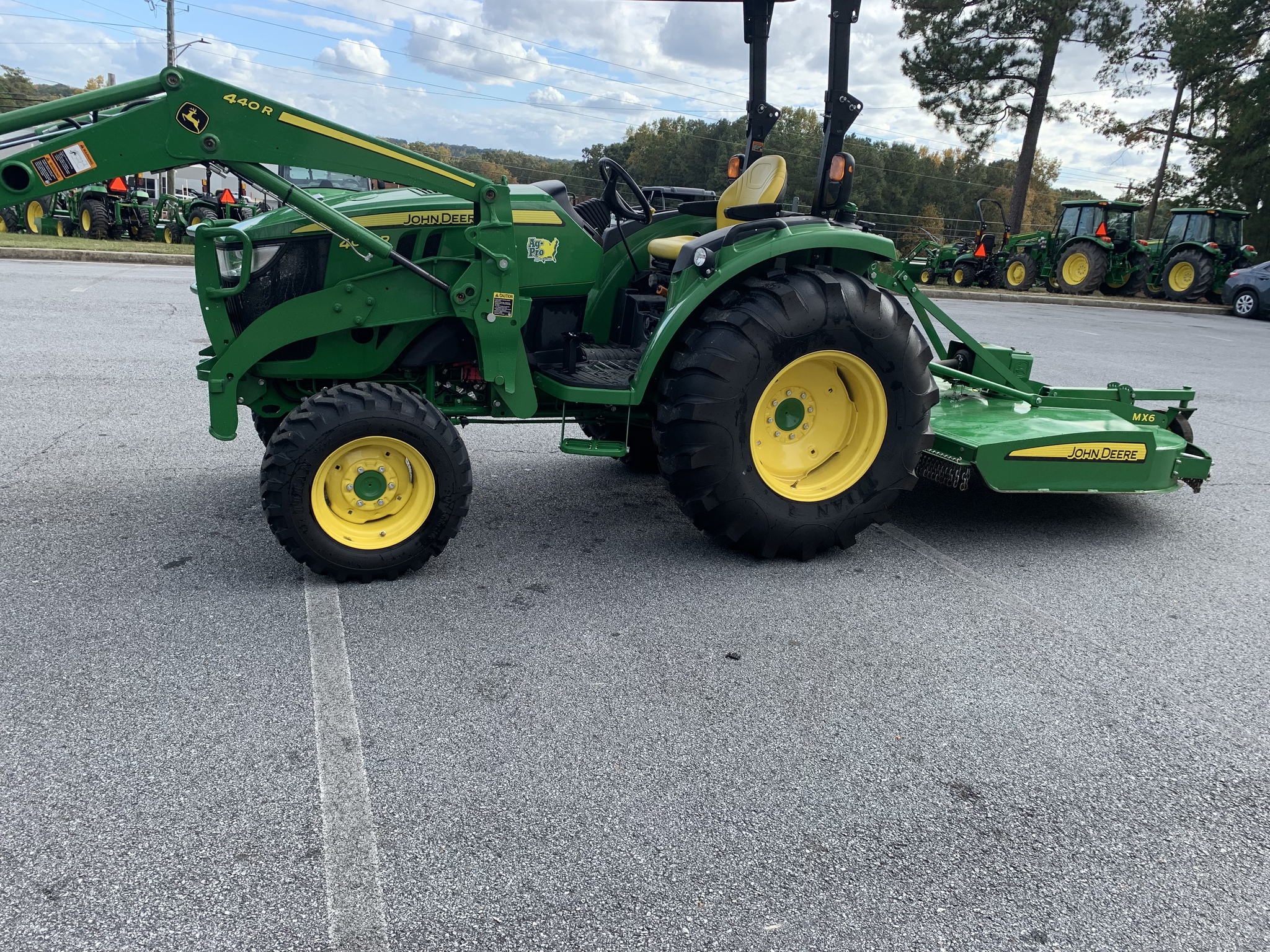 2020 John Deere 4052R Image 2