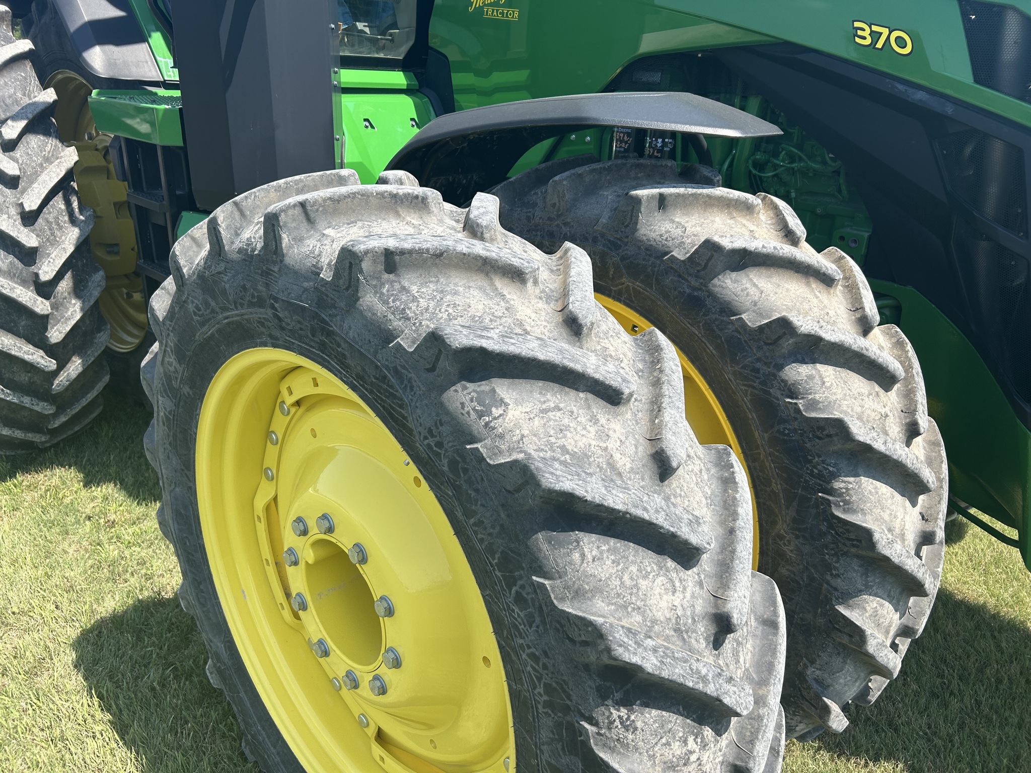  2021 John Deere 8R 370 at Heritage Tractor in Topeka, KS