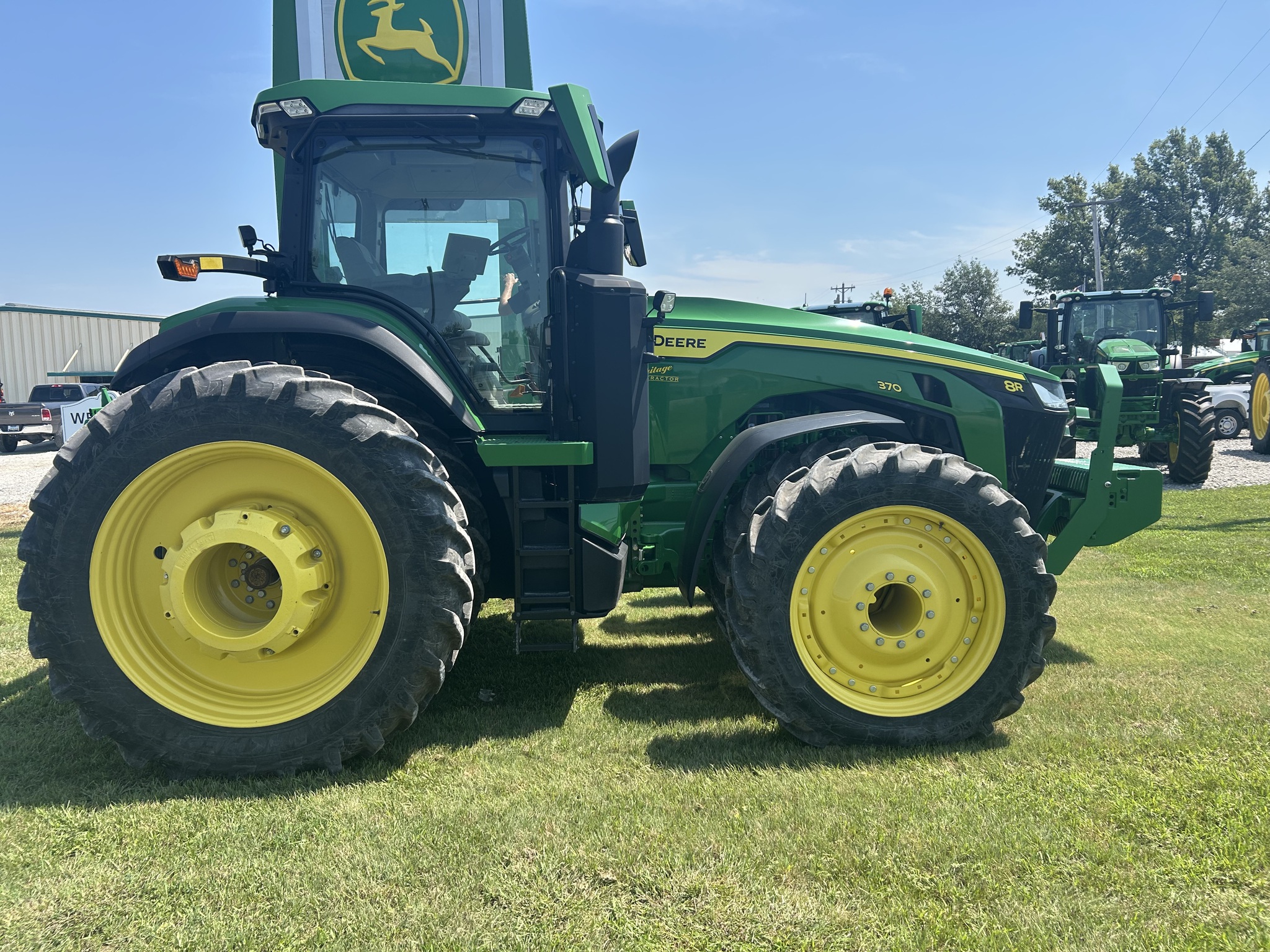  2021 John Deere 8R 370 at Heritage Tractor in Topeka, KS