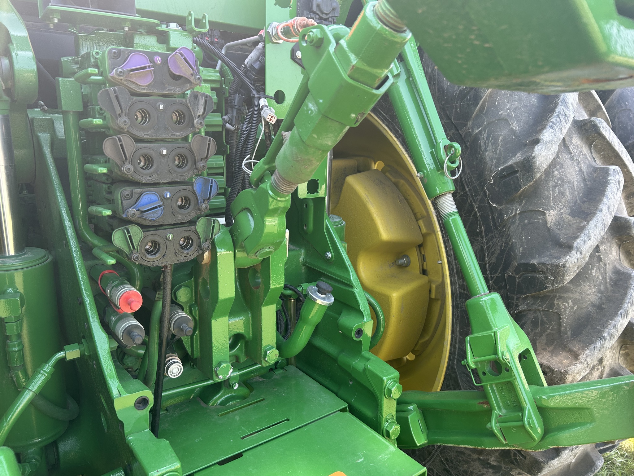  2021 John Deere 8R 370 at Heritage Tractor in Topeka, KS