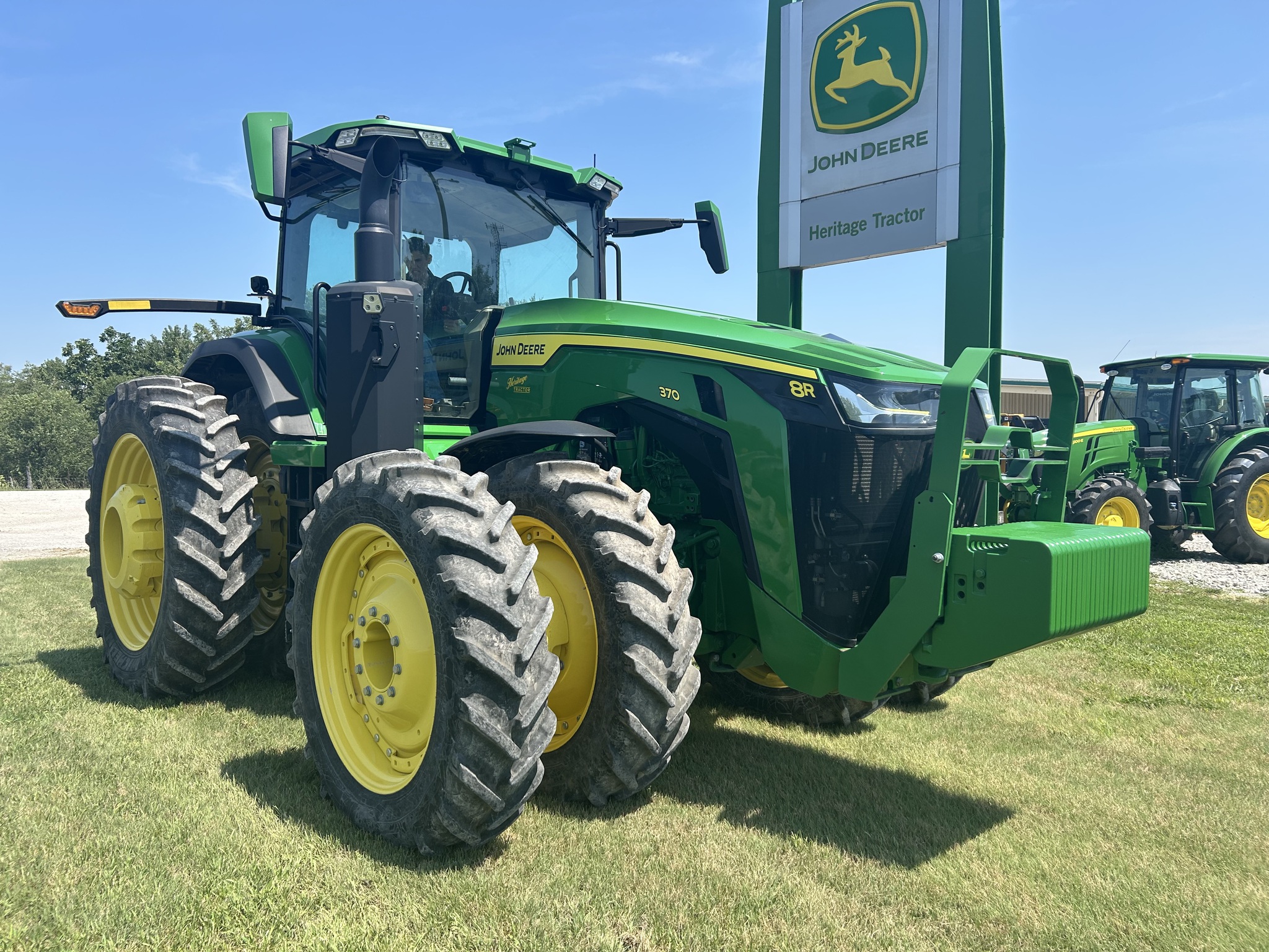  2021 John Deere 8R 370 at Heritage Tractor in Topeka, KS