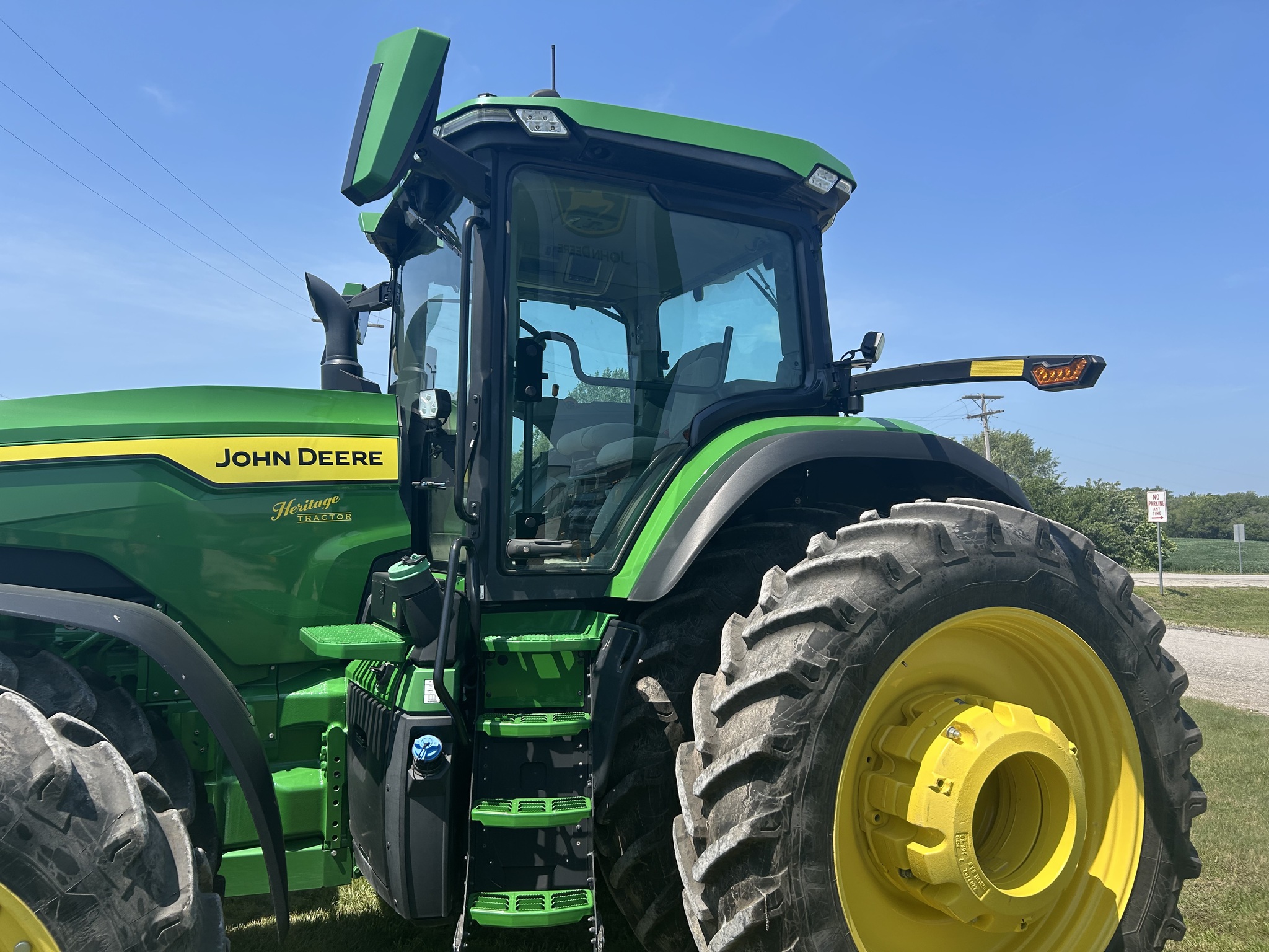  2021 John Deere 8R 370 at Heritage Tractor in Topeka, KS