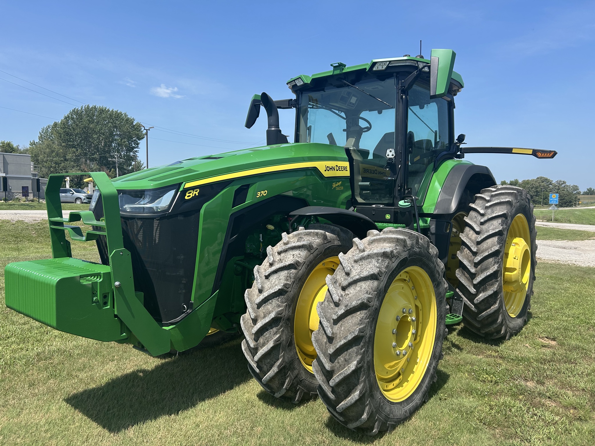  2021 John Deere 8R 370 at Heritage Tractor in Topeka, KS