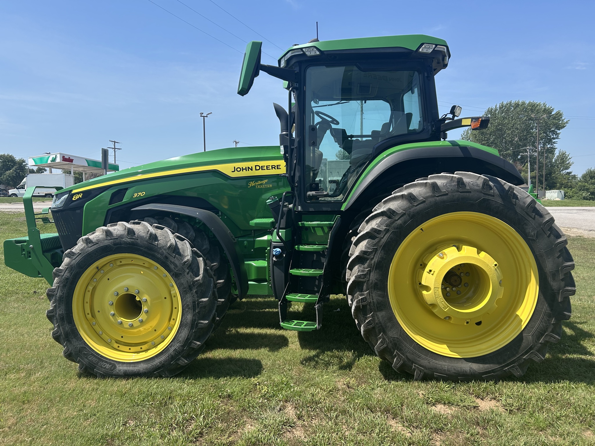  2021 John Deere 8R 370 at Heritage Tractor in Topeka, KS