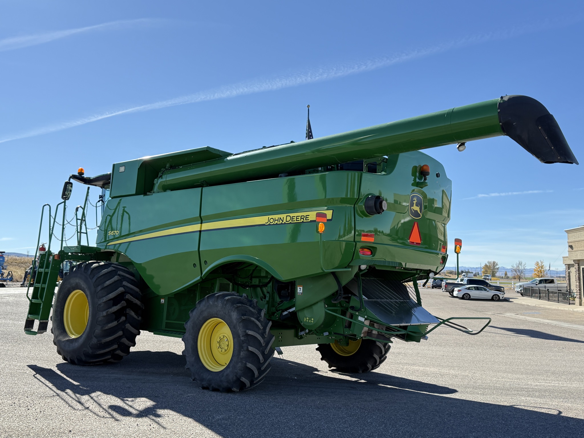 2013 John Deere S670 Image 3