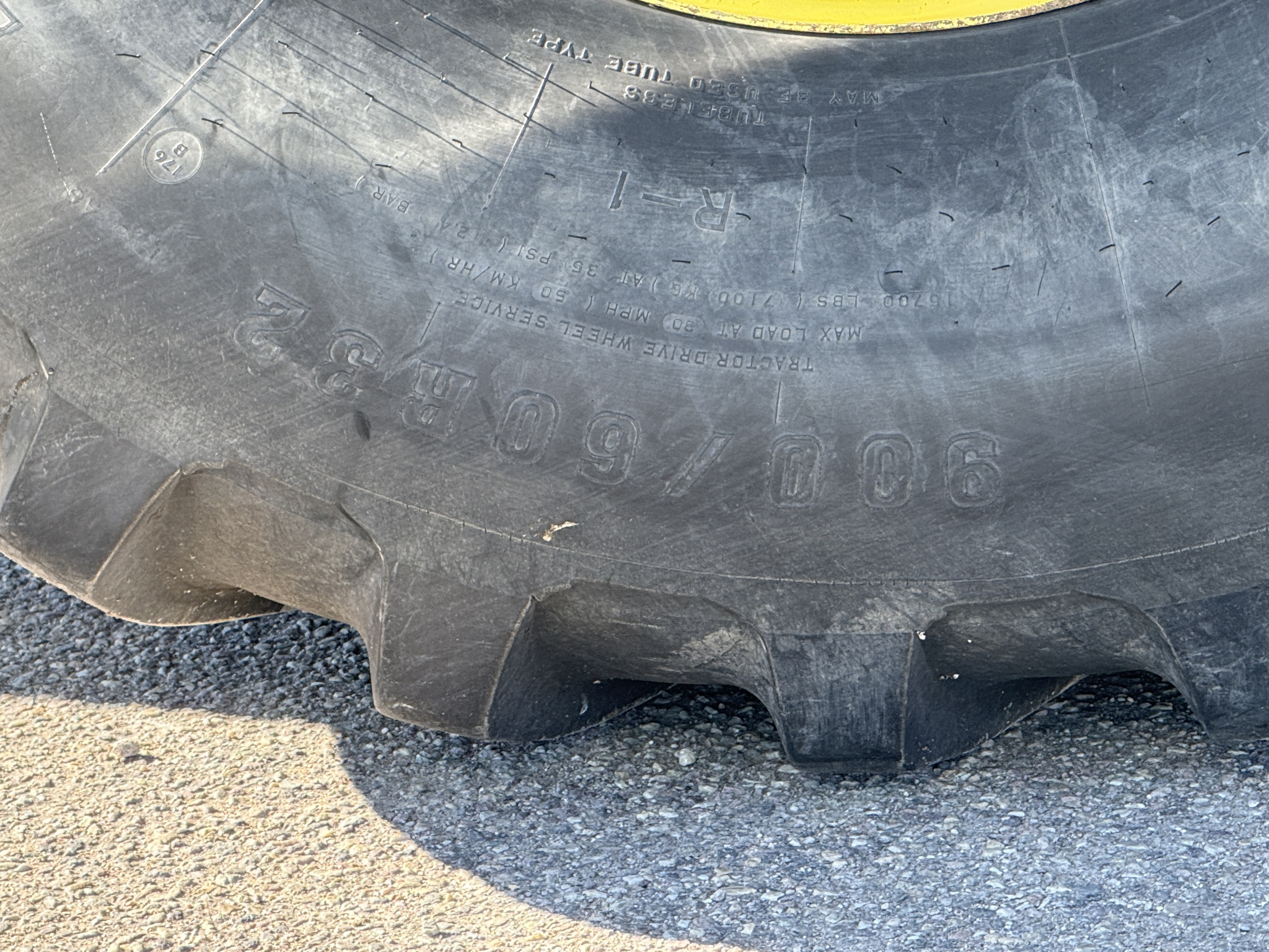 2013 John Deere S670 Image 22