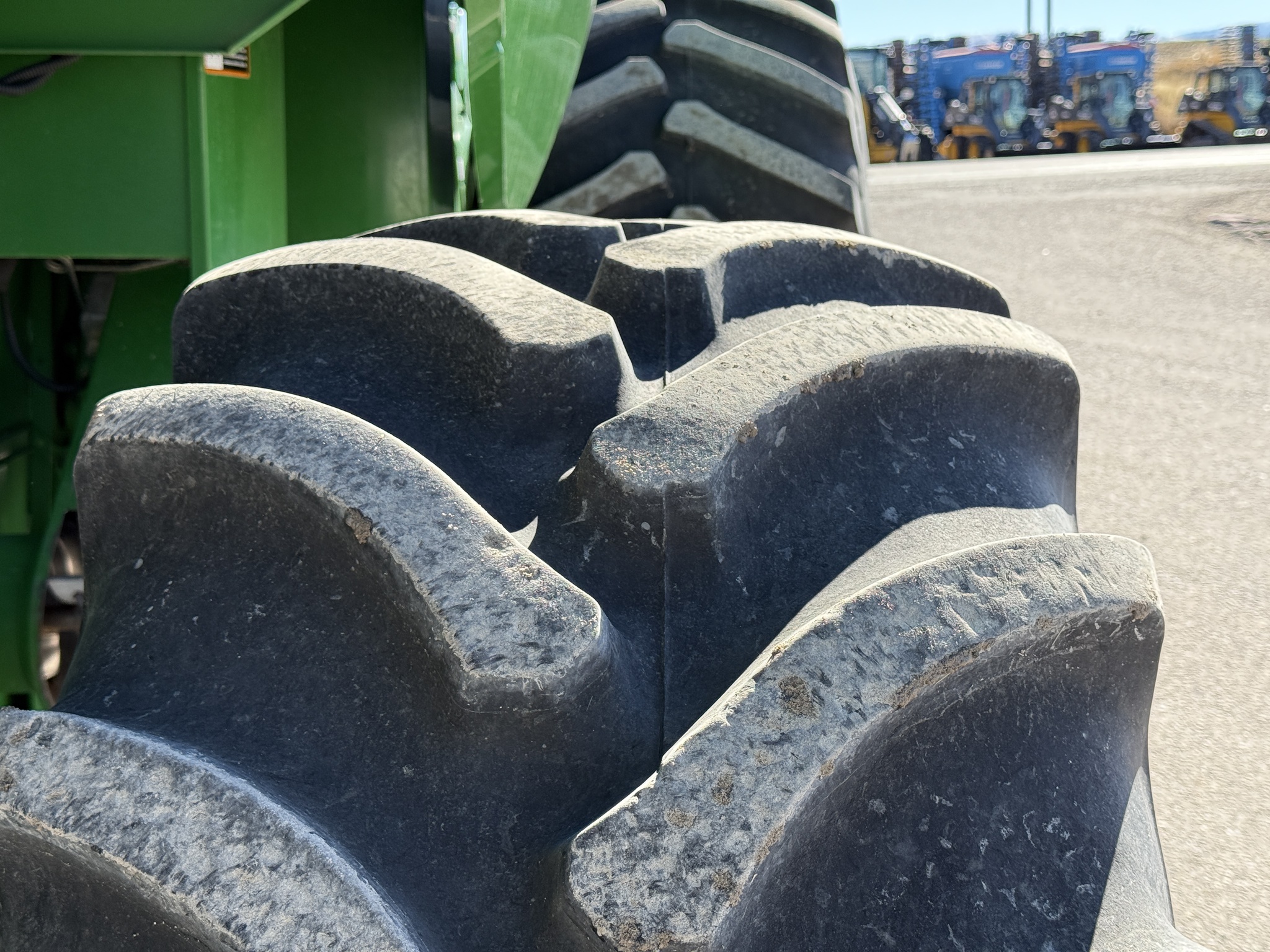 2013 John Deere S670 Image 27