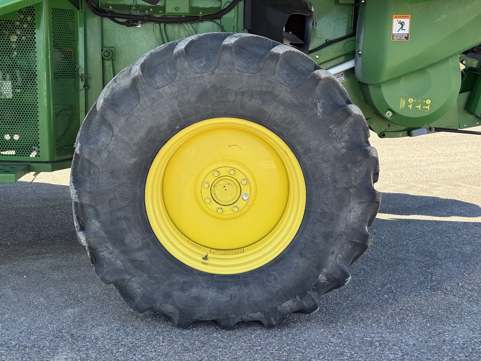 2013 John Deere S670 Image 23
