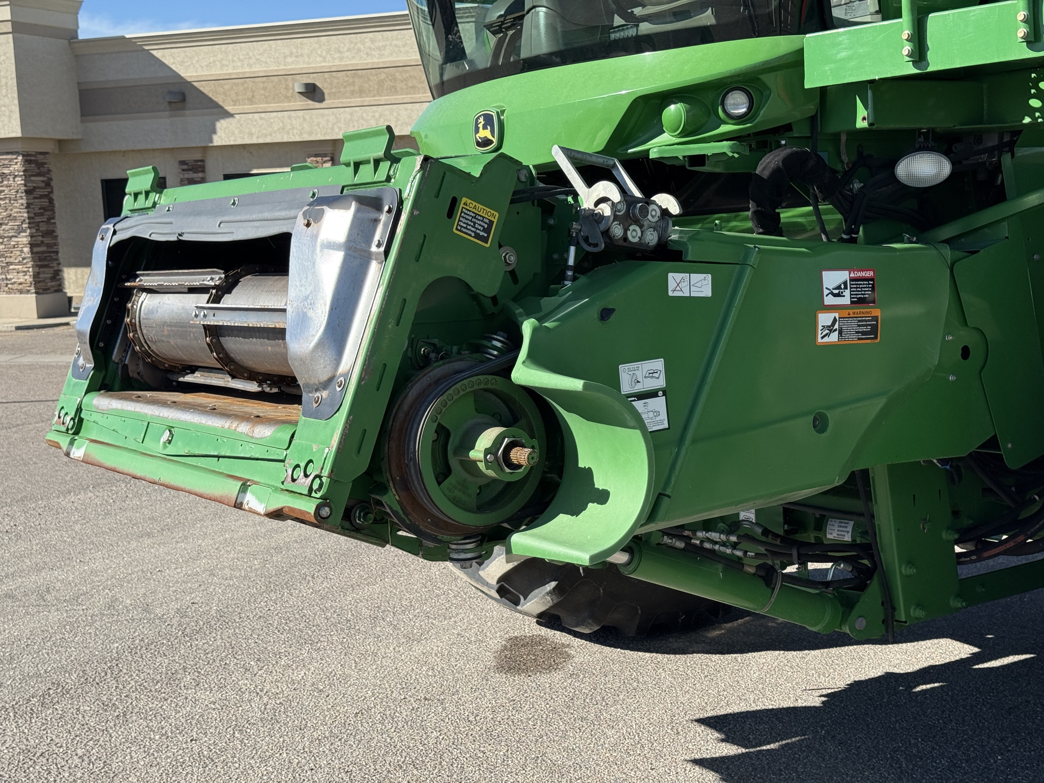 2013 John Deere S670 Image 33