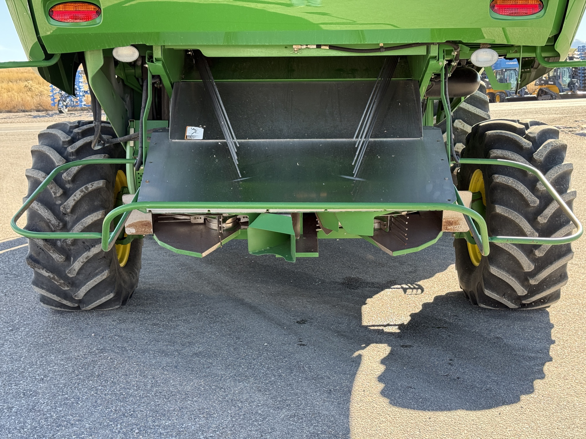 2013 John Deere S670 Image 39