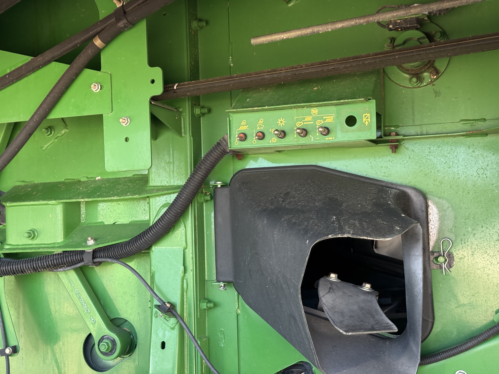 2013 John Deere S670 Image 42