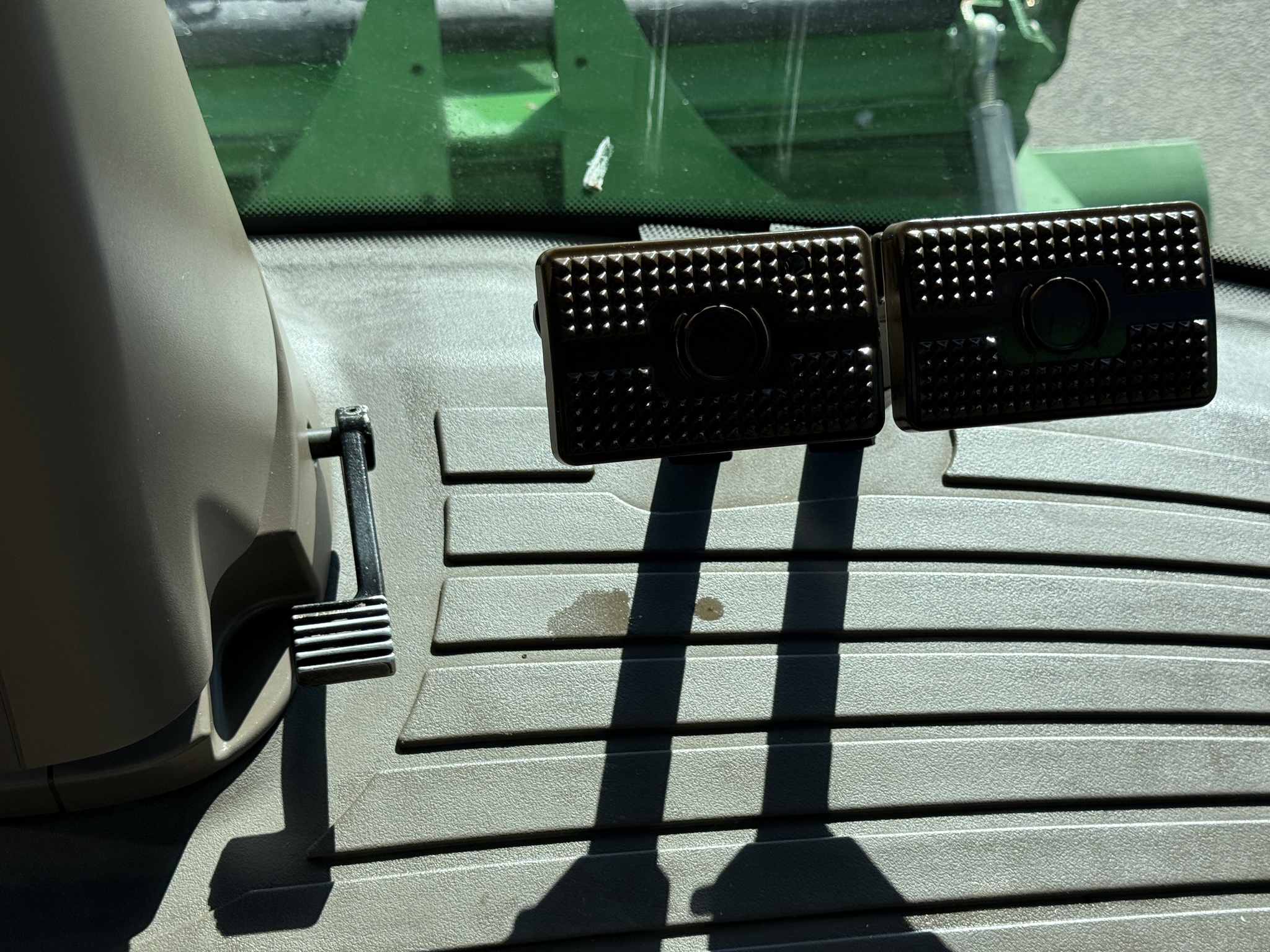 2013 John Deere S670 Image 12