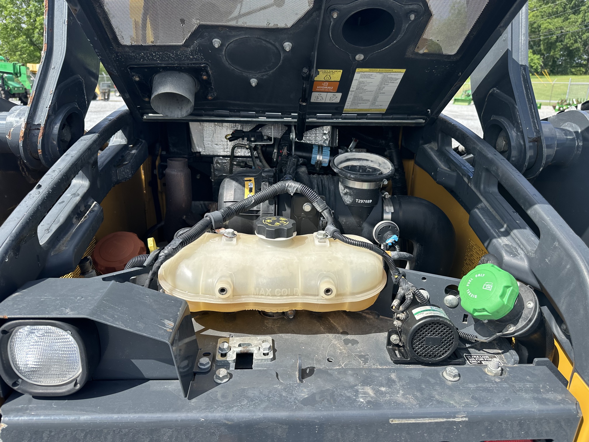 2022 John Deere 324G Image 15