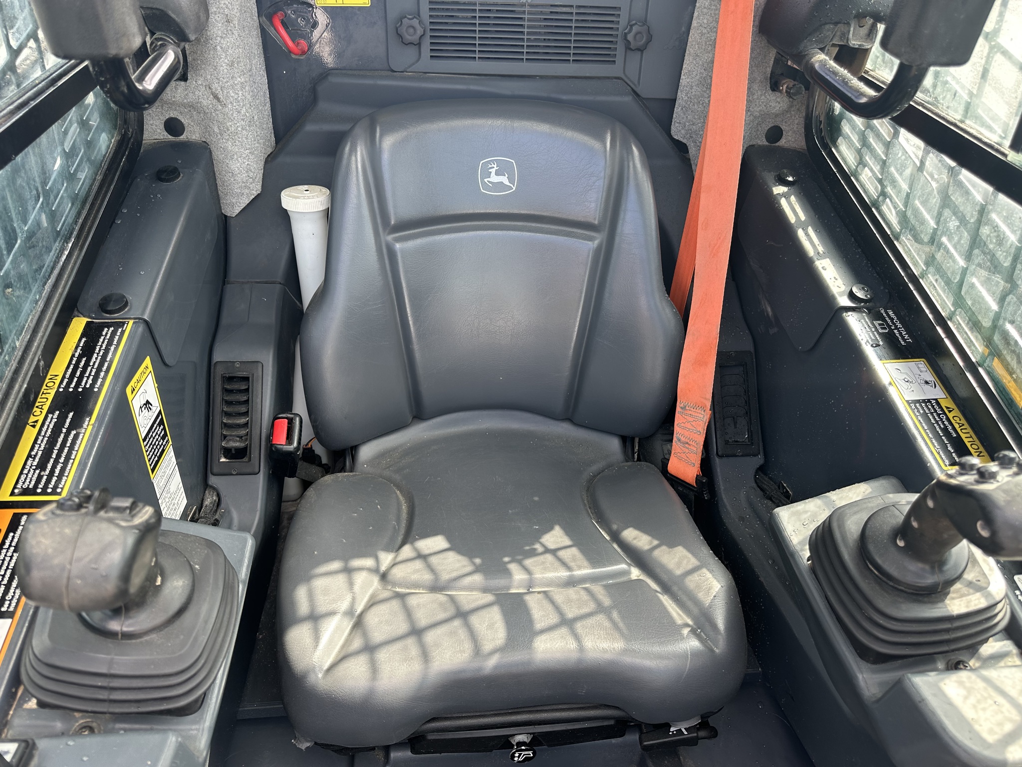 2022 John Deere 324G Image 14