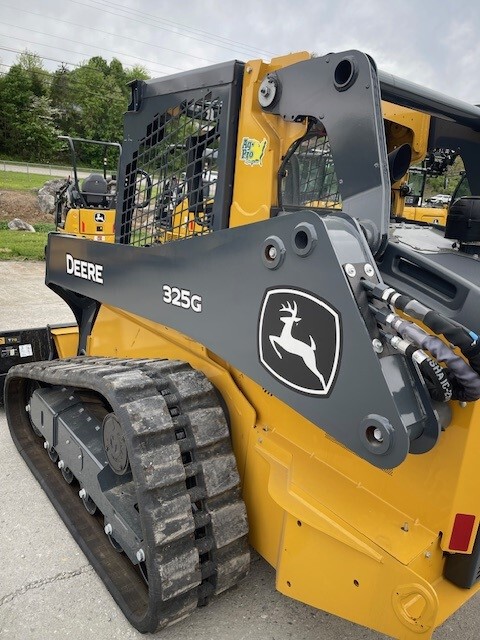 2023 John Deere 325G Image 4