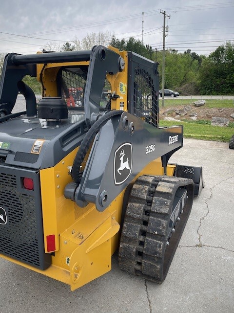 2023 John Deere 325G Image 3