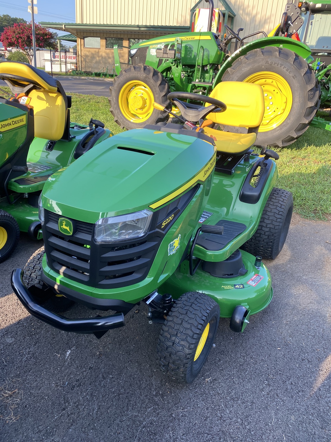 2024 John Deere S220 Image 1