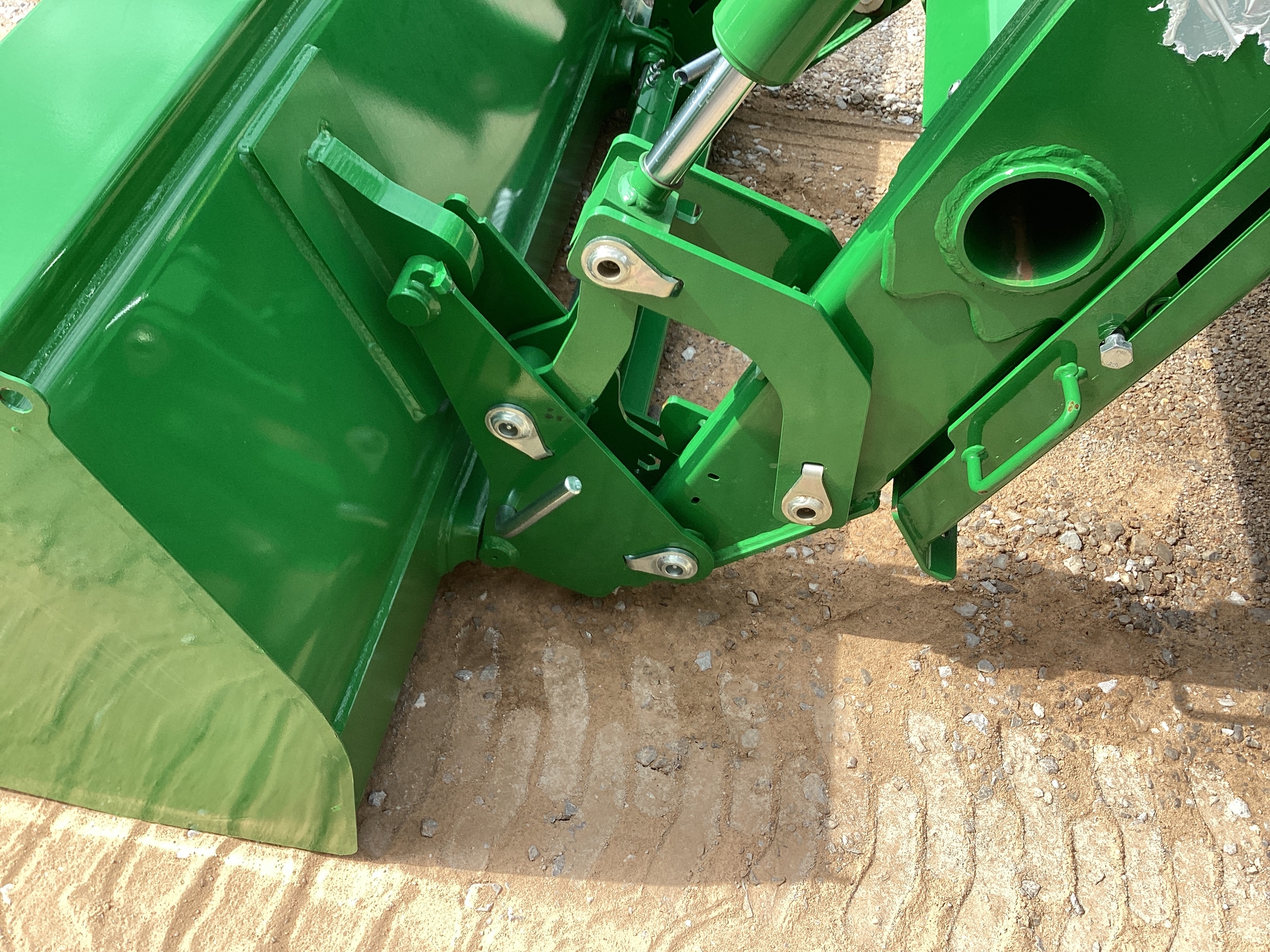 2022 John Deere 5075E Image 15