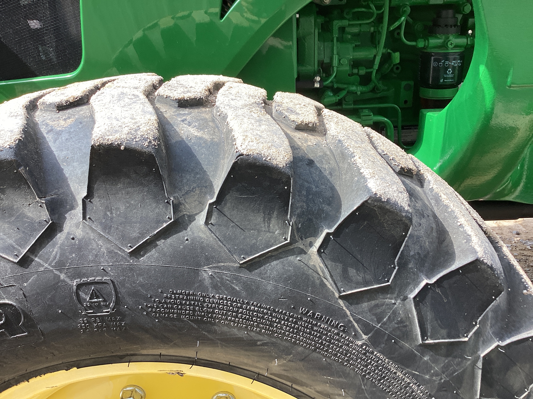 2022 John Deere 5075E Image 18