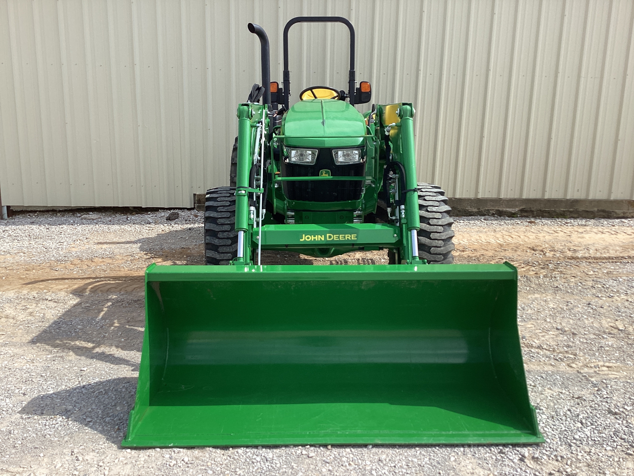 2022 John Deere 5075E Image 2