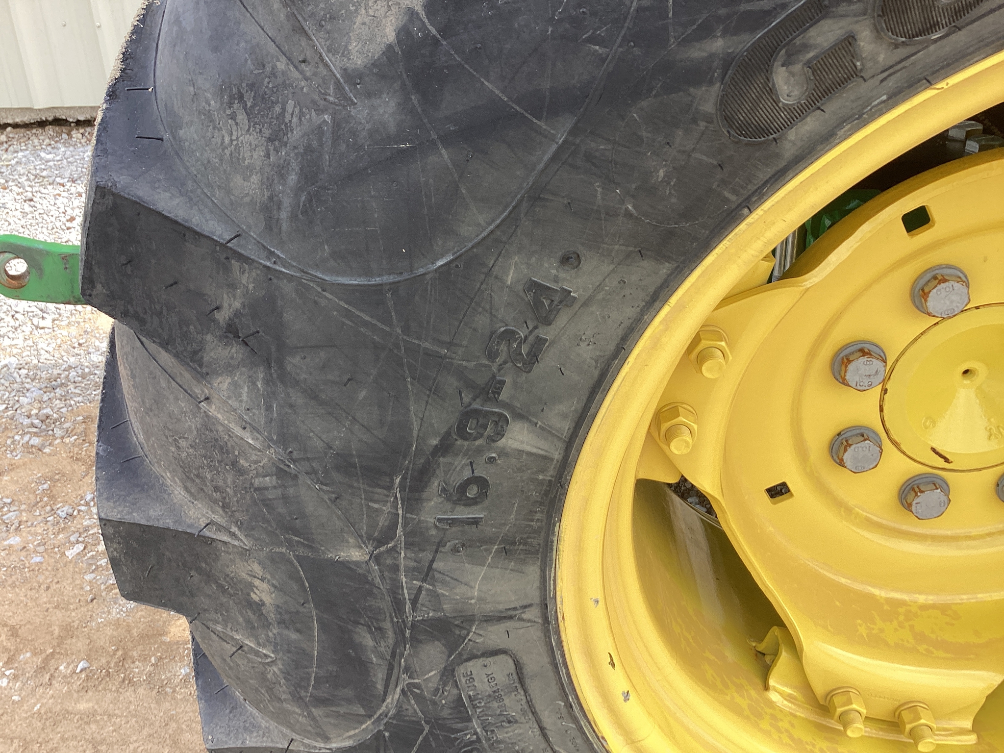 2022 John Deere 5075E Image 23