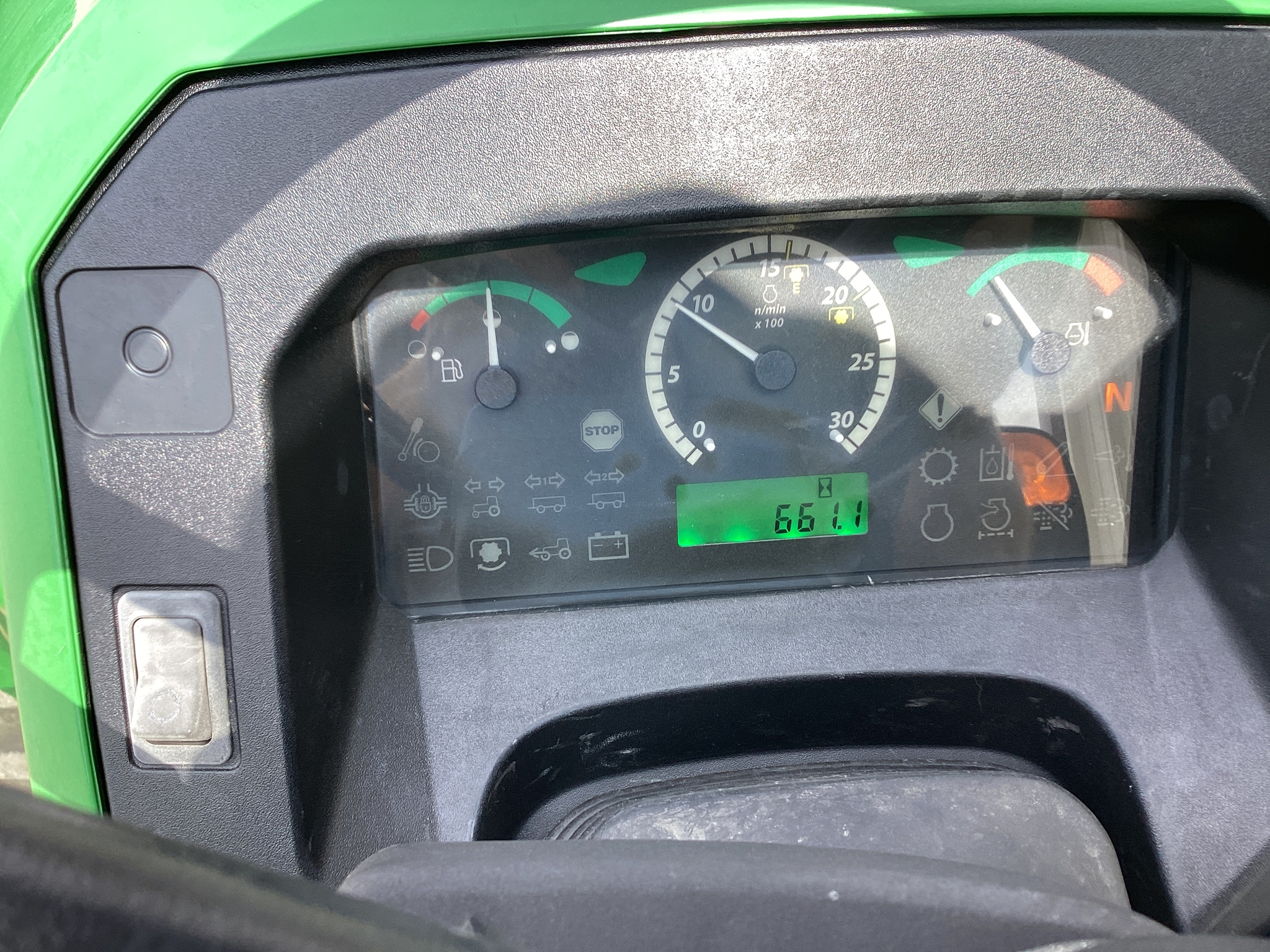 2022 John Deere 5075E Image 5