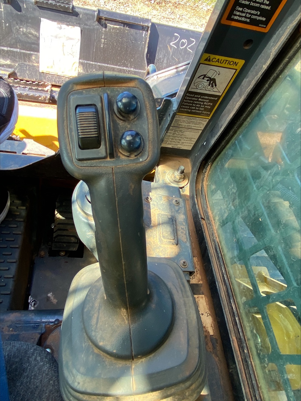 2022 John Deere 317G Image 5