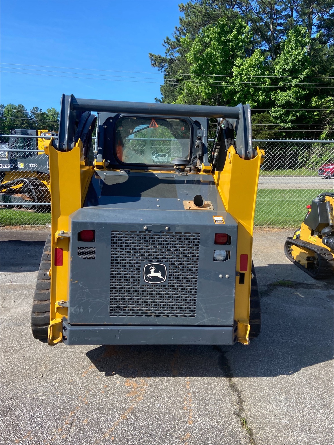 2022 John Deere 317G Image 4