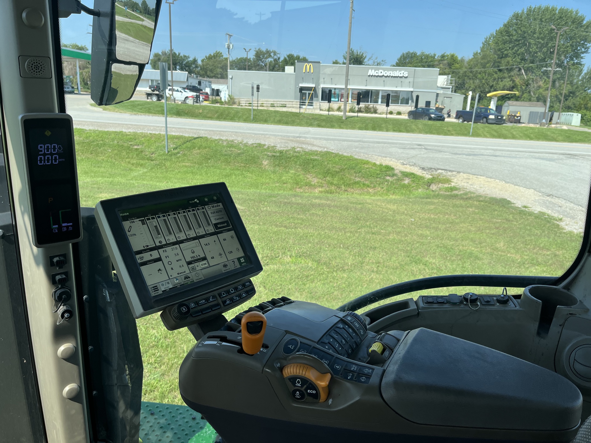  2023 John Deere 8R 370 at Heritage Tractor in Seneca, KS