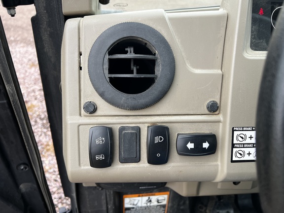 2023 John Deere XUV 835R - Photo20