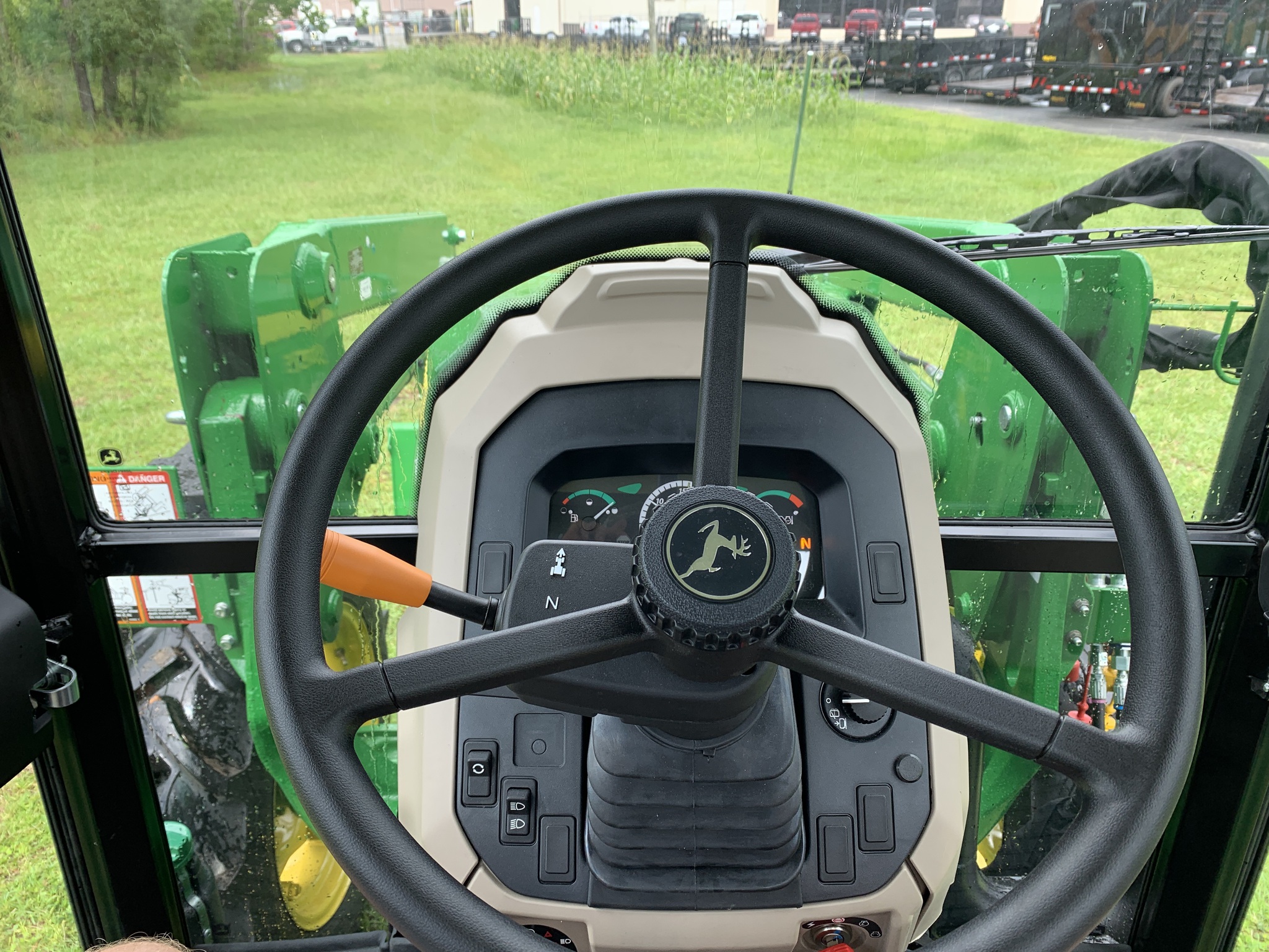 2024 John Deere 5075E Image 3