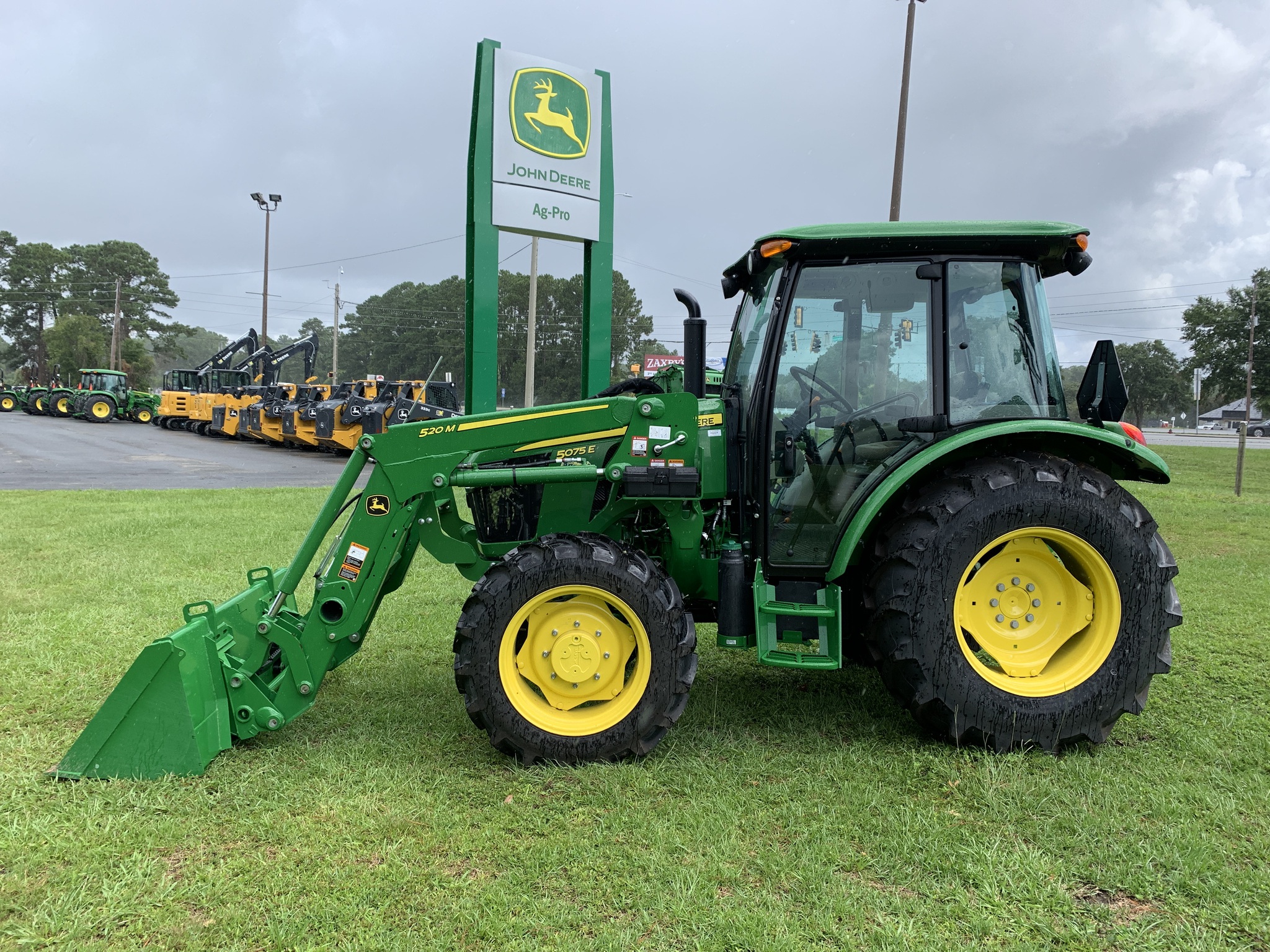 2024 John Deere 5075E Image 1