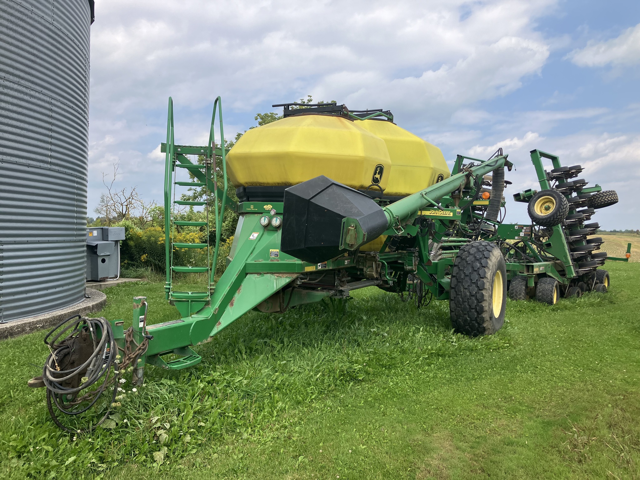 2005 John Deere 1890 Image 1
