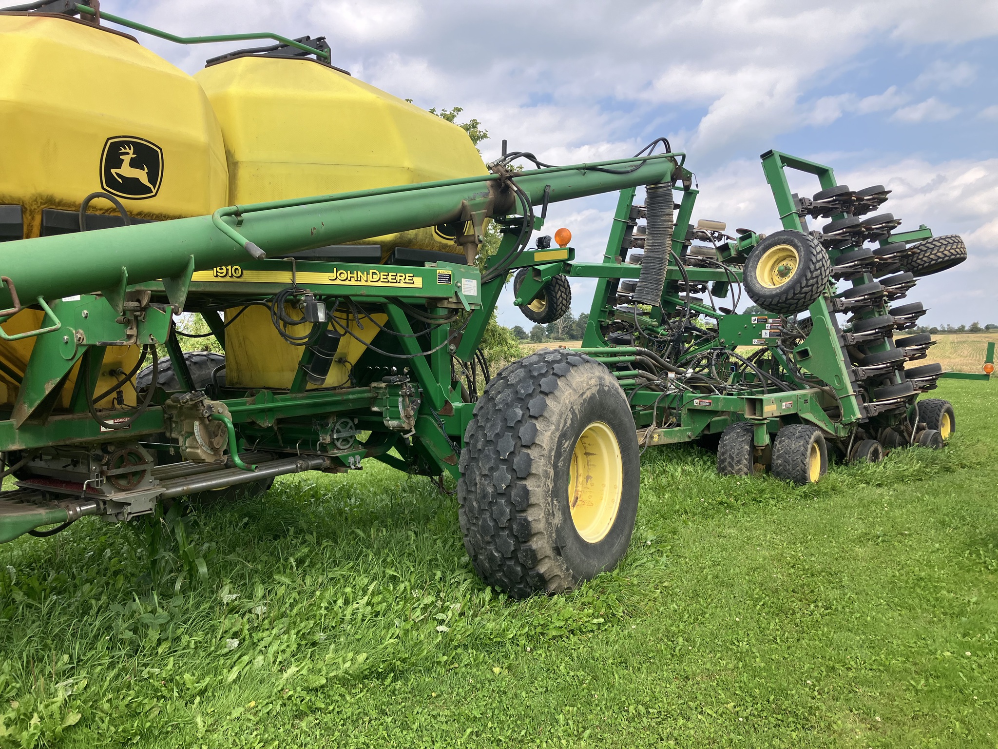 2005 John Deere 1890 Image 31